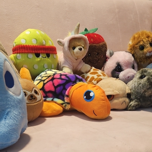 Plush Toy Collection - Picture 3 of 6